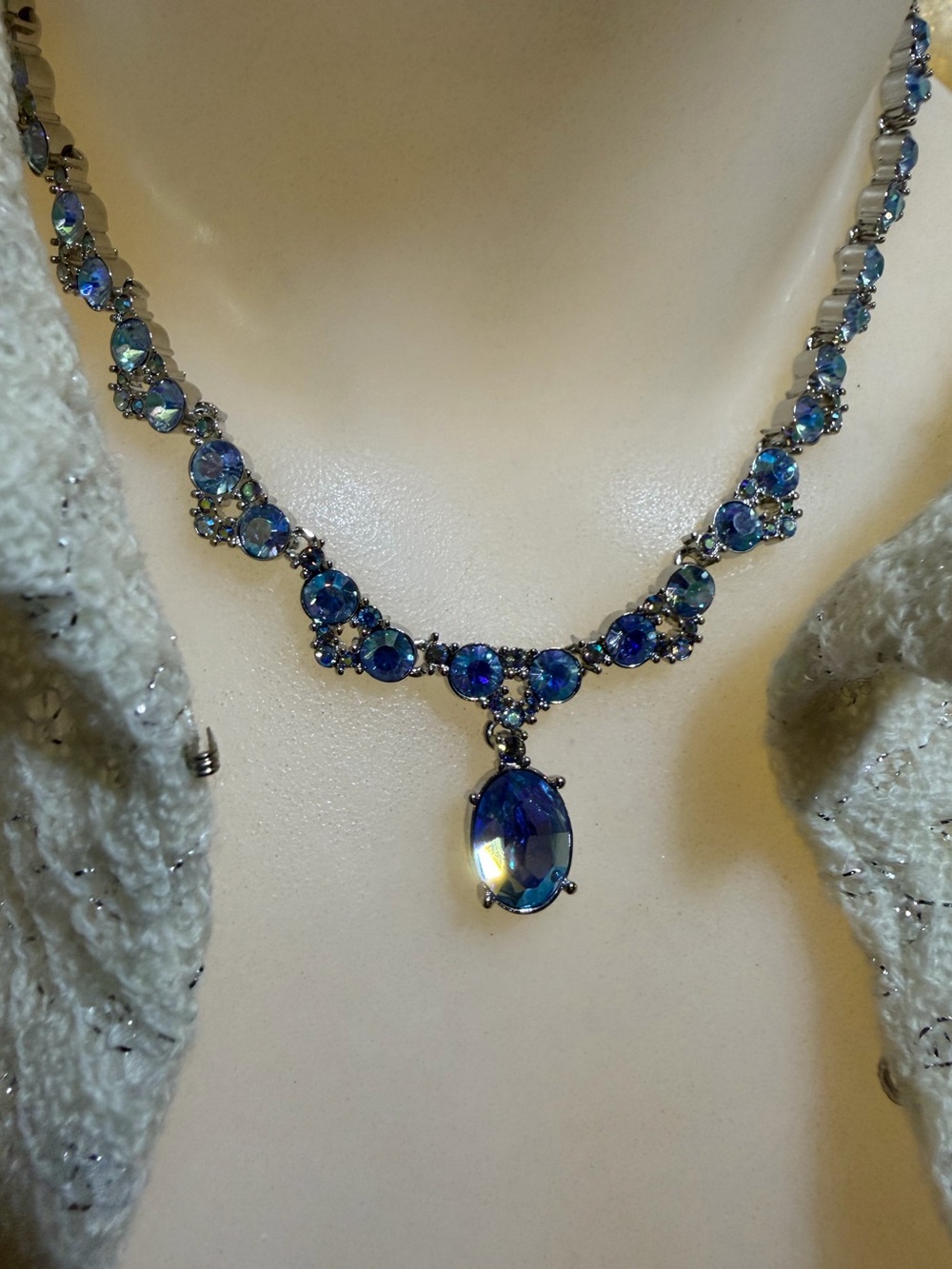Vintage Monet Insane Blue Crystal Necklace